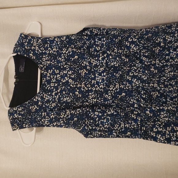 GAP SLEEVELESS SHIFT SUN DRESS       SIZE 06 SHADES OF BLUE W/ WHITE - Picture 3 of 5